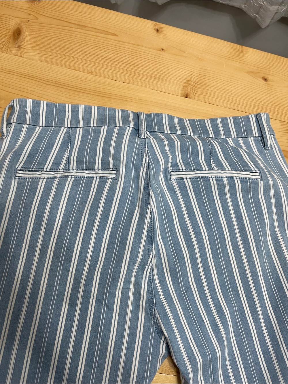 LOFT Modern Skinny Crop Blue and White Vertical Striped Pants 31 / 12 - Picture 15 of 15
